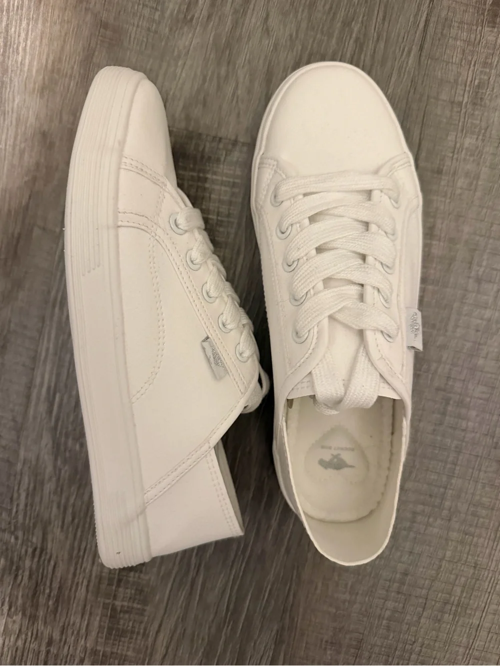 Rocket Dog White Canvas Low-Top Sneakers 7 NWOT - Picture 1 of 3